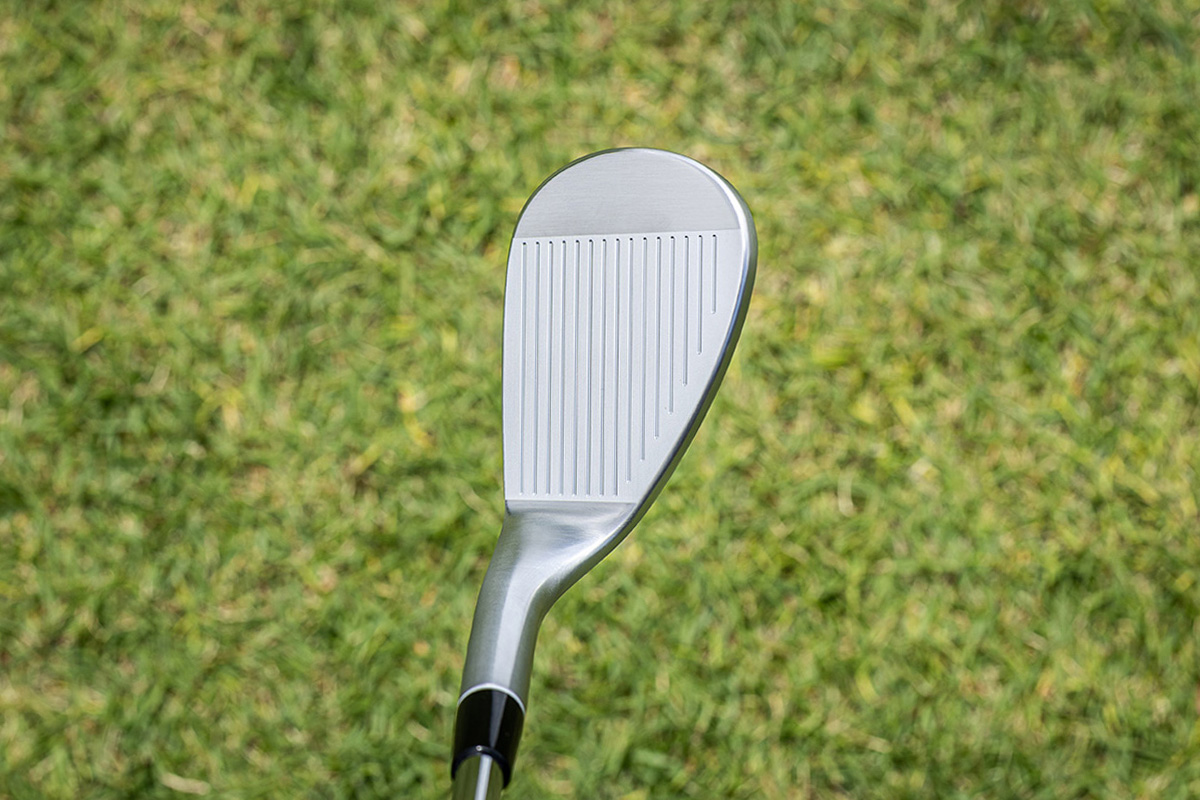 「FR-5」には、ほんの少しだけ付けられているグースがあり、これがアプローチのやさしさを生んでいるという[写真：角田慎太郎]