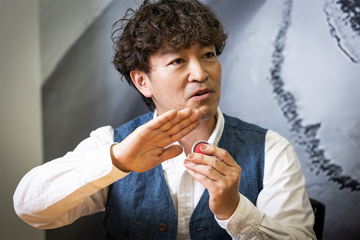 ゴルフボールへのこだわりが強い山本さん。傷のつきにくさや打感など、あらゆる点で「TP5x」を評価[写真：角田慎太郎]