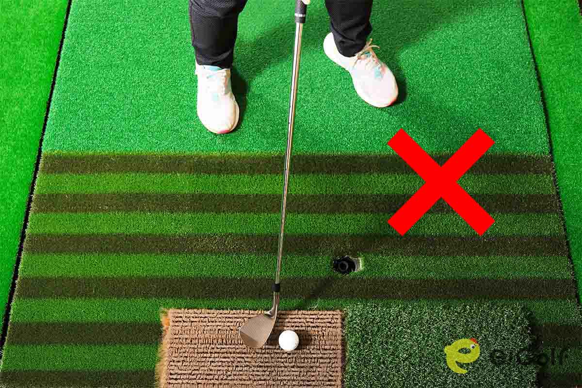 フェースを開いて、オープンスタンスで構えるショットは、テクニックやパワーがいる