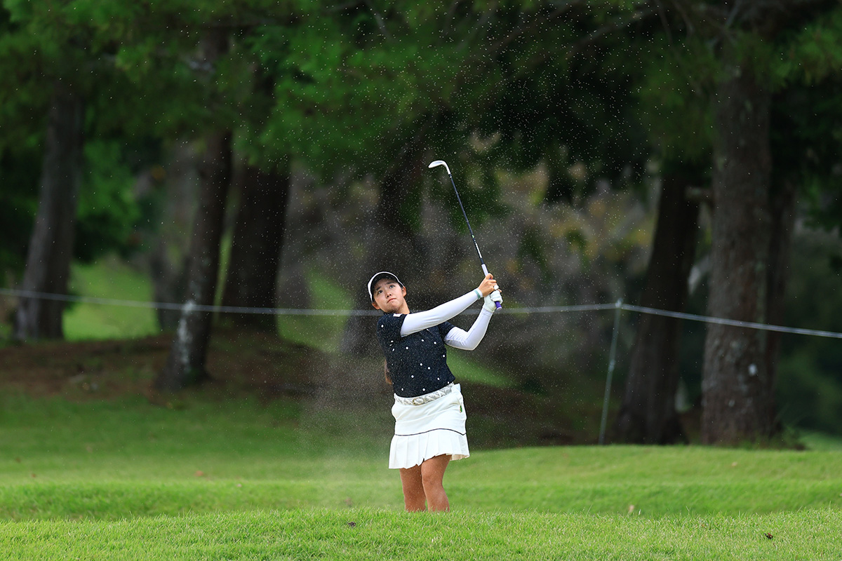 ホールインワンを達成し賞金100万円を獲得した岩永杏奈 写真:大澤進二